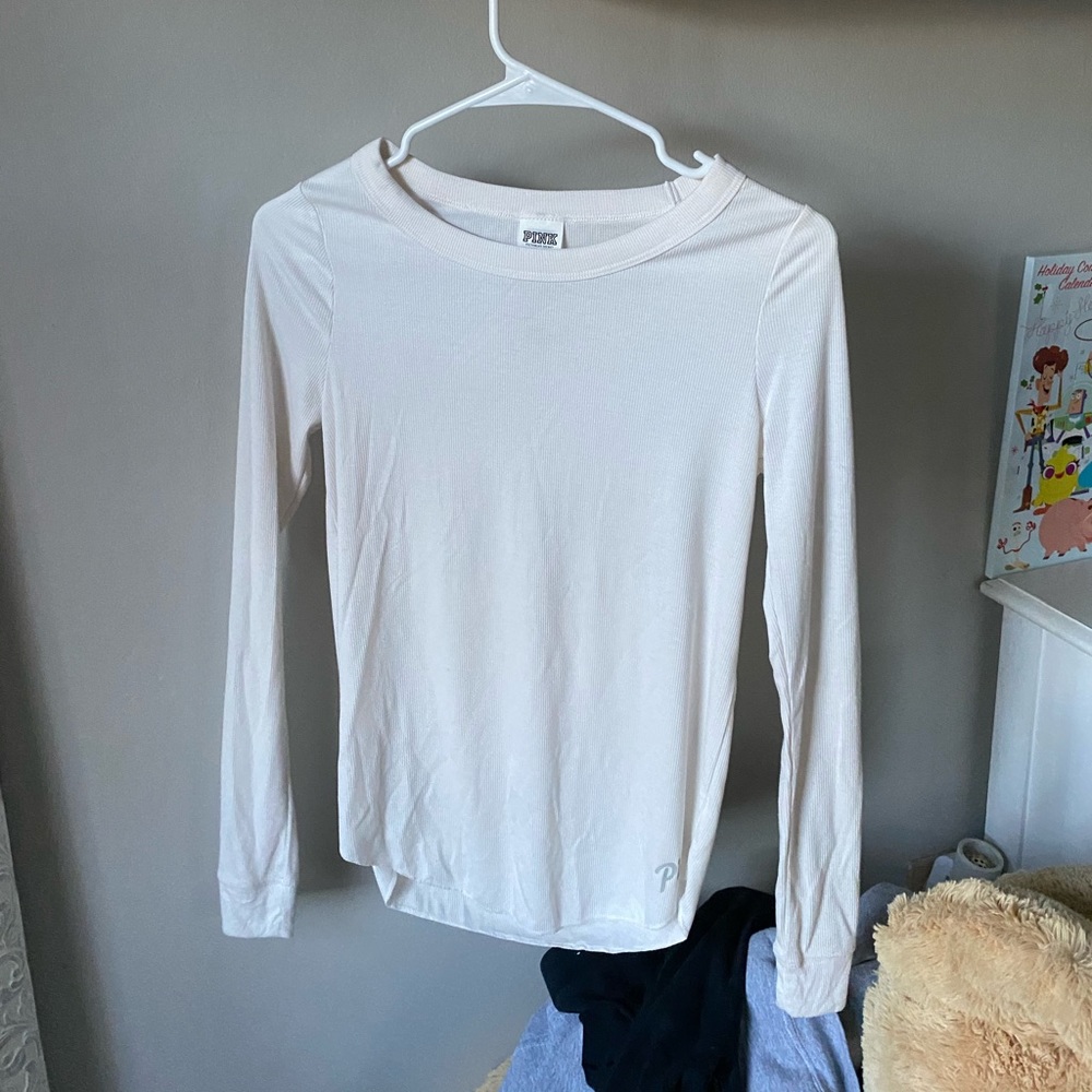 White vs pink tee